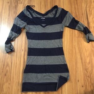 Express Quarter Sleeve Tee size S Small